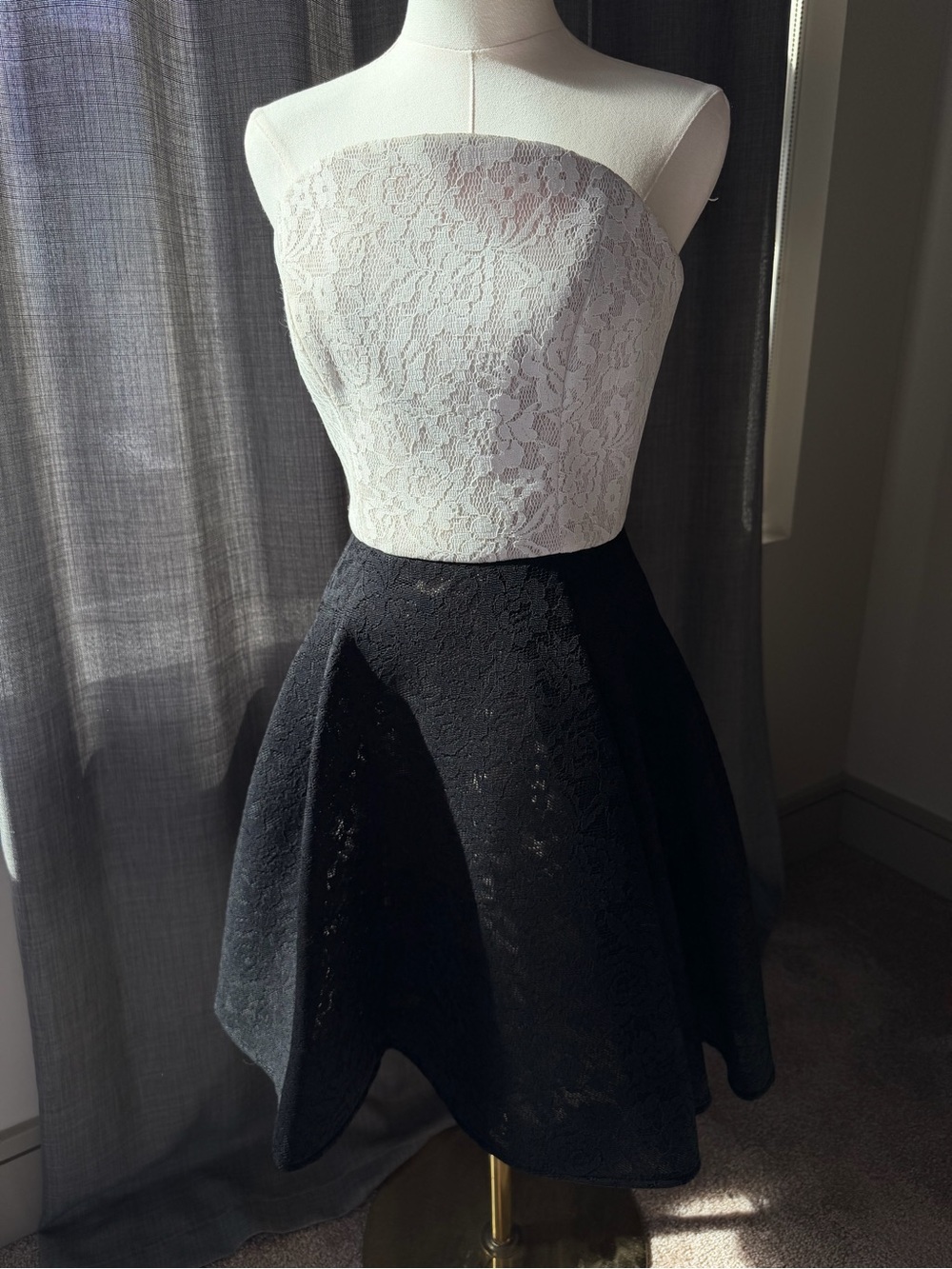 LACE COCKTAIL/FORMAL DRESS